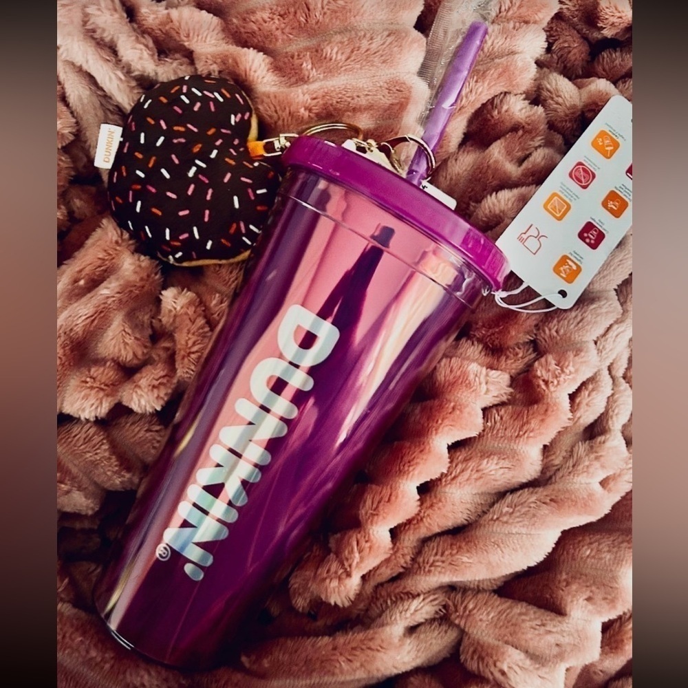 Dunkin‎ Valentines Day 2024 24oz Tumbler w/ Keychain